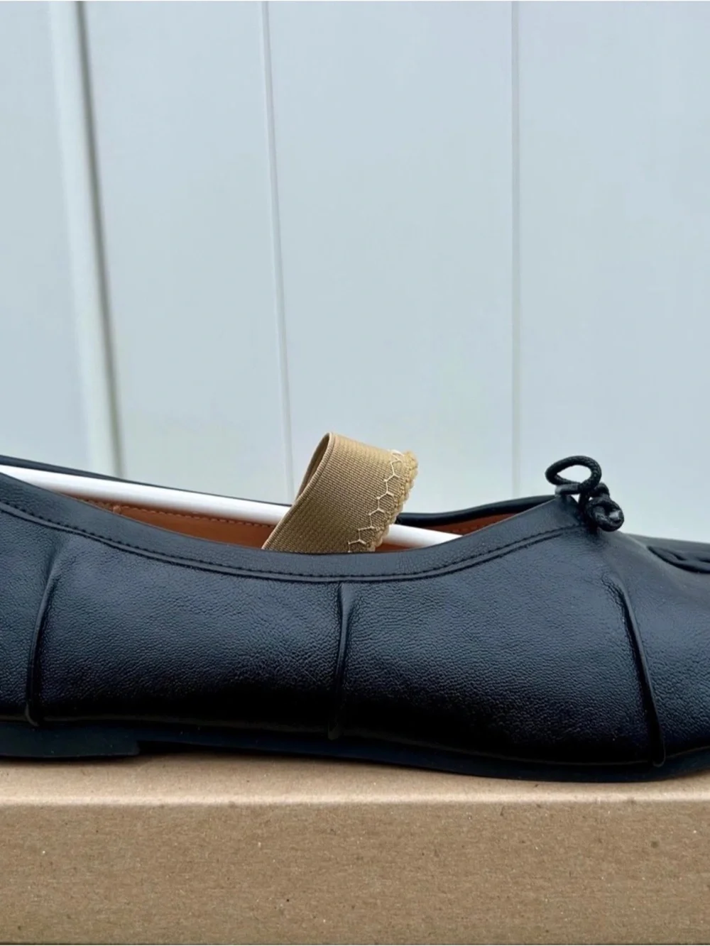 TABI STYLE SHOES BLACK SPLIT-TOE BALLET FLATS W/STRAP UNBRANDED COMFY SZ 39 NEW